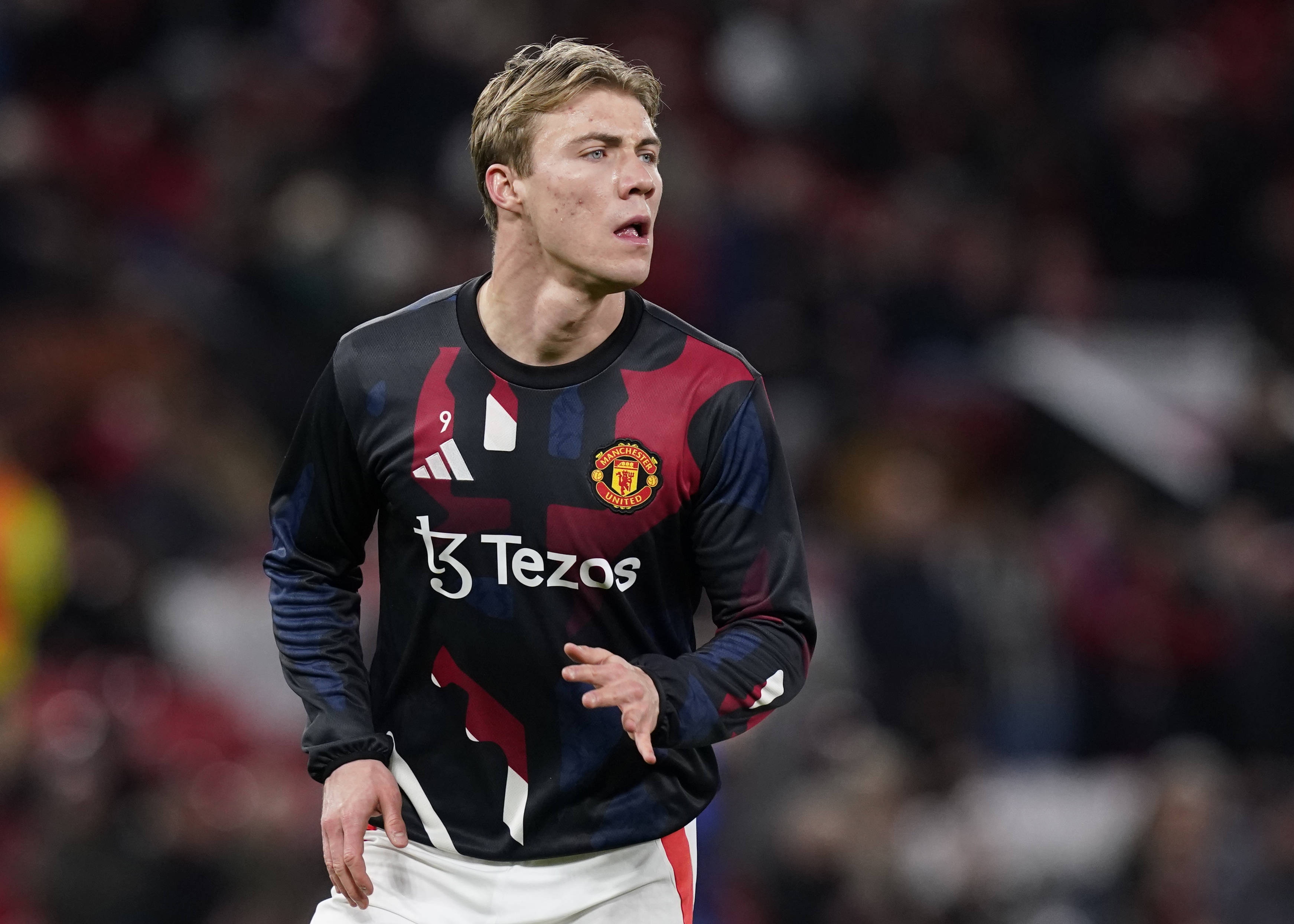 英媒：曼聯(lián)尋求出售或外租霍伊倫，他已不在阿莫林的計(jì)劃中