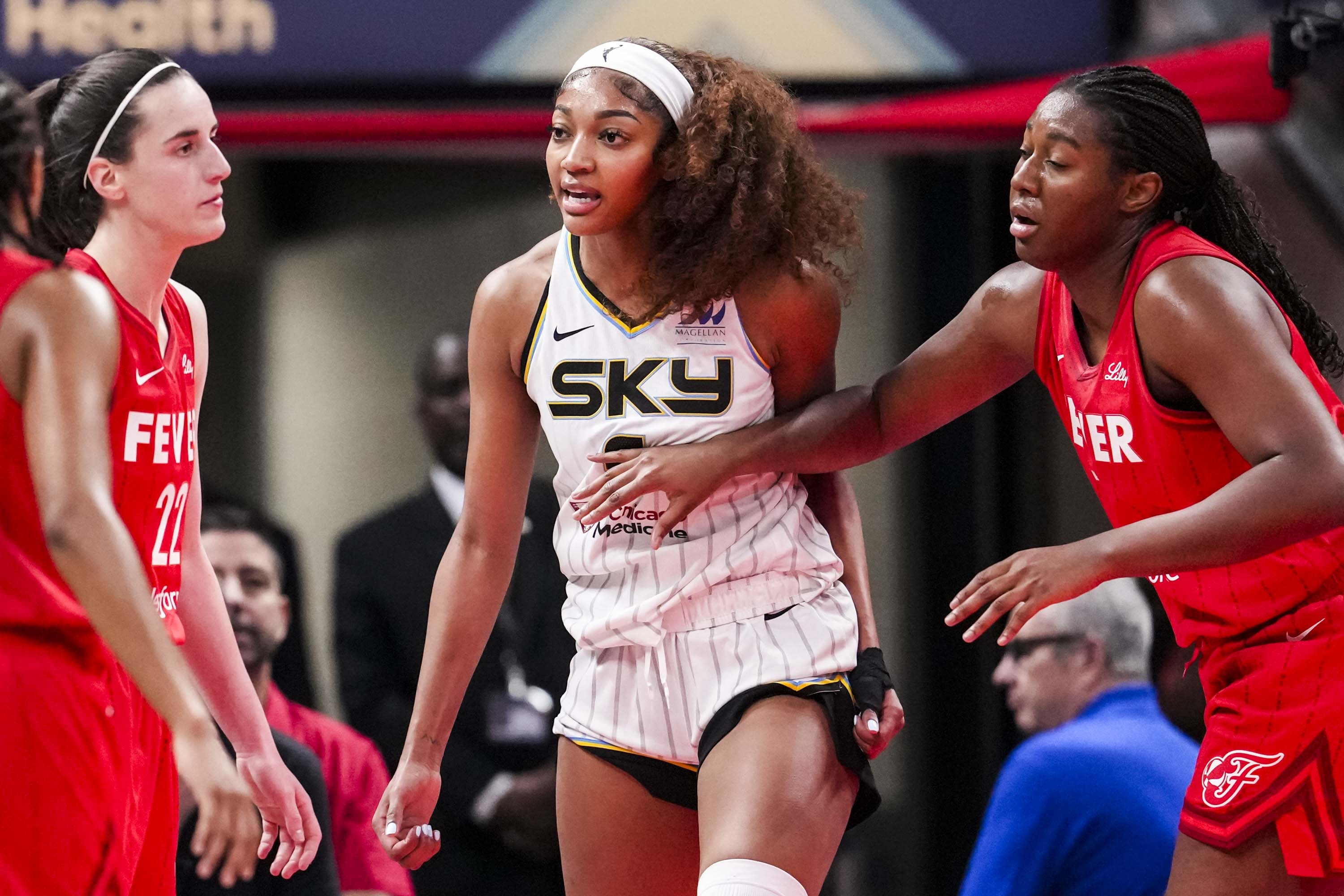 喜劇演員調(diào)侃：克拉克退役后將去華夫餅店工作 繼續(xù)拳打黑人女性