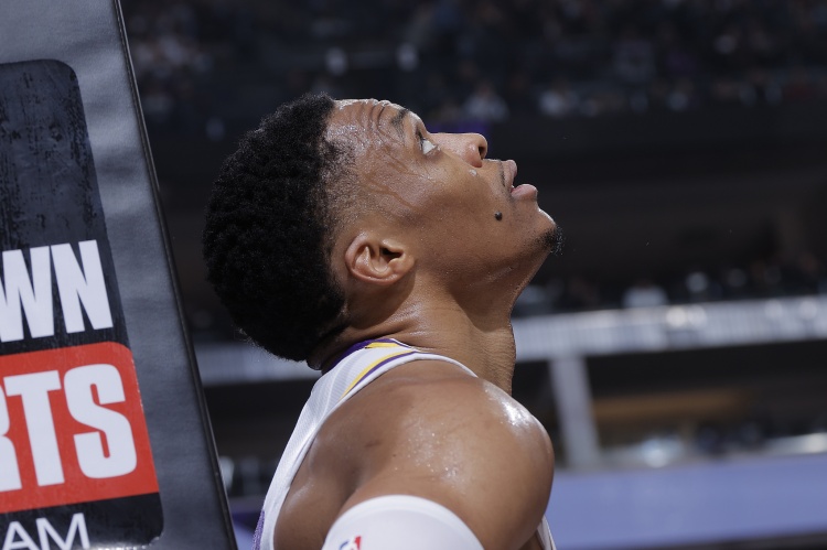 隊記：自威少交易以來 詹姆斯對湖人缺乏方向感到沮喪