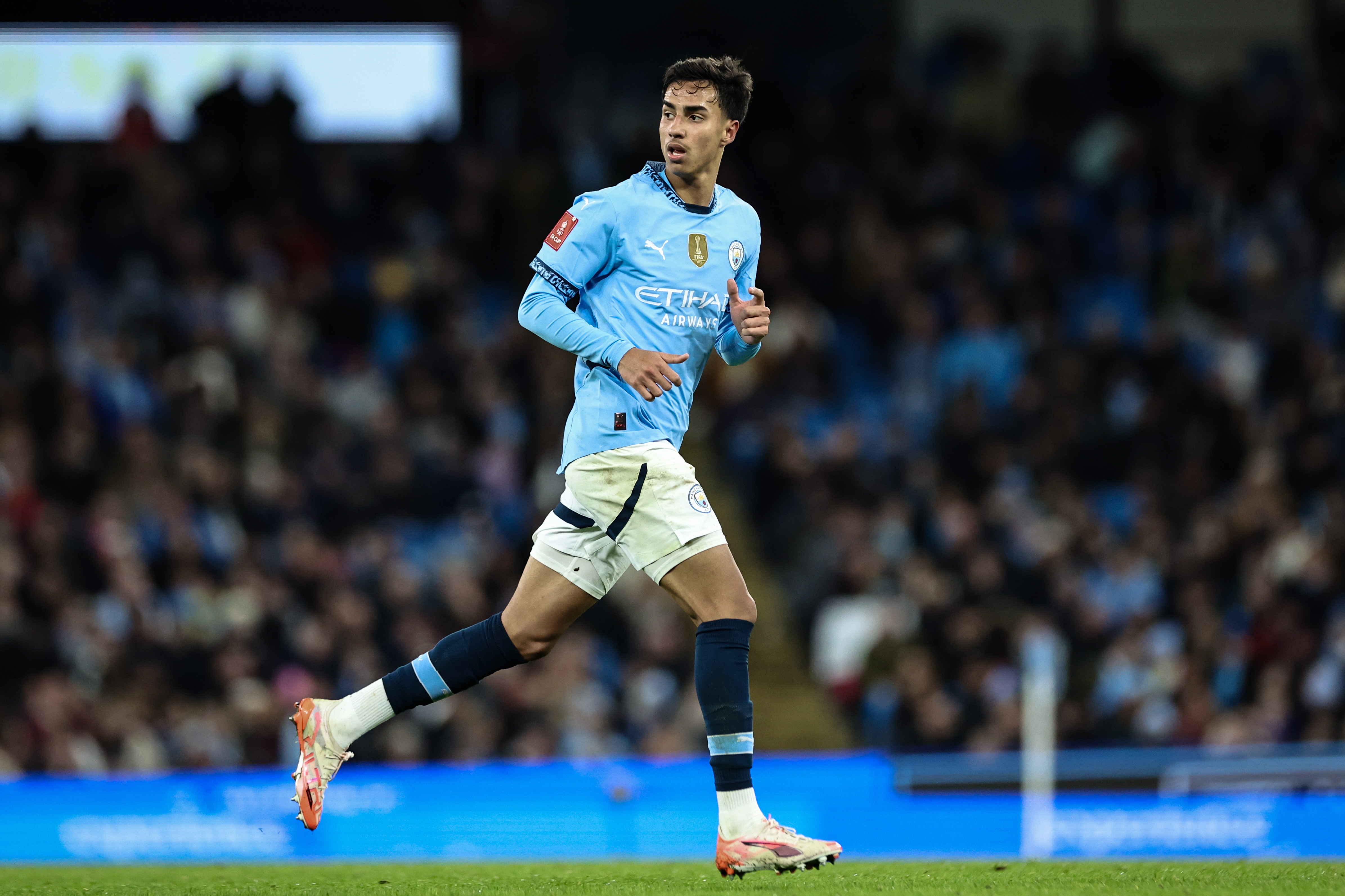 曼晚：雷斯、奧賴?yán)毕怯?xùn)練，前者將轉(zhuǎn)會(huì)后者未完全恢復(fù)健康